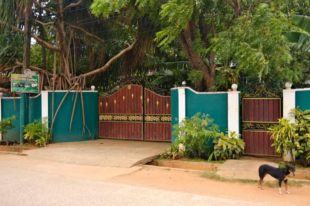 Alass Ga For Pets Lovers Trincomalee Exterior foto
